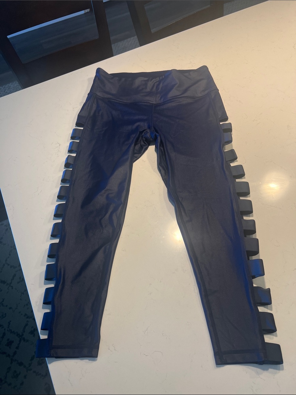 Victoria Sport Knockout Shine
Blue Ladder leggings Size L